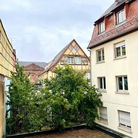 Plein Centre : Studio Equipe Apartman